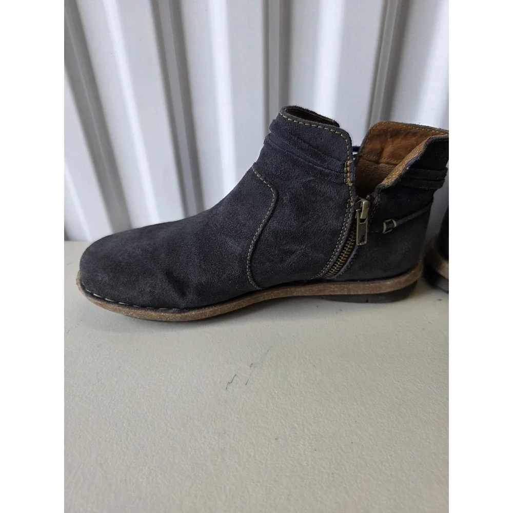 Born Ankle Boots Womens Size 9.5 Blue Suede Zip Flat Casual Booties BR0017434